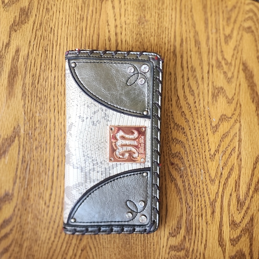 Miss Me trifold wallet